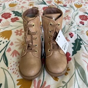 Jumping beans toddler boots. Size 6T